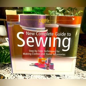New Complete Guide to Sewing: Step-by-Step Techniques Hardcover